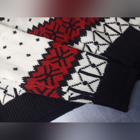 Two Headed Reindeer Ugly Christmas Sweater New - Picture 5 of 7